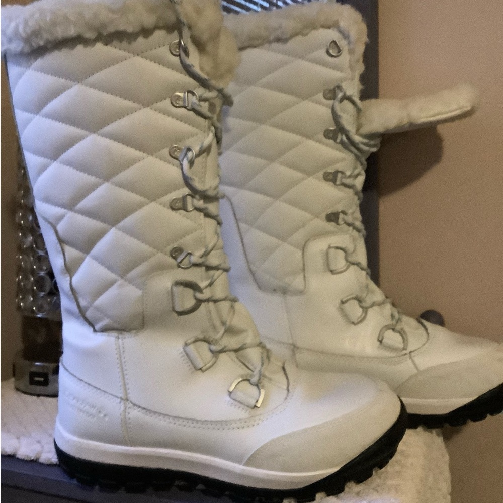 Brand new winter boots size 9.5